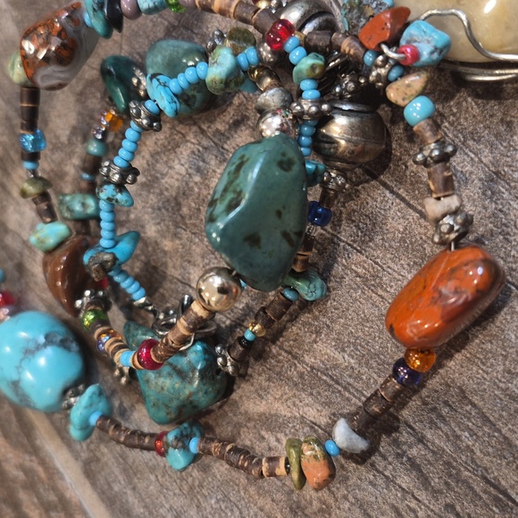 Vintage Handcrafted Southwestern Wire Wrapped Stone Pendant Beaded Necklace - Picture 6 of 14